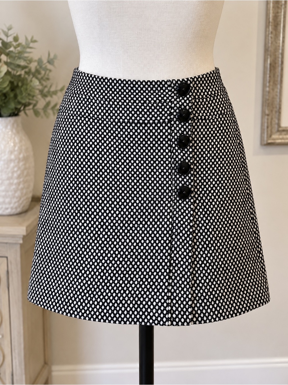 Talbots Petites Size 8 100% Wool A-Line Skirt Black Cream Button Front